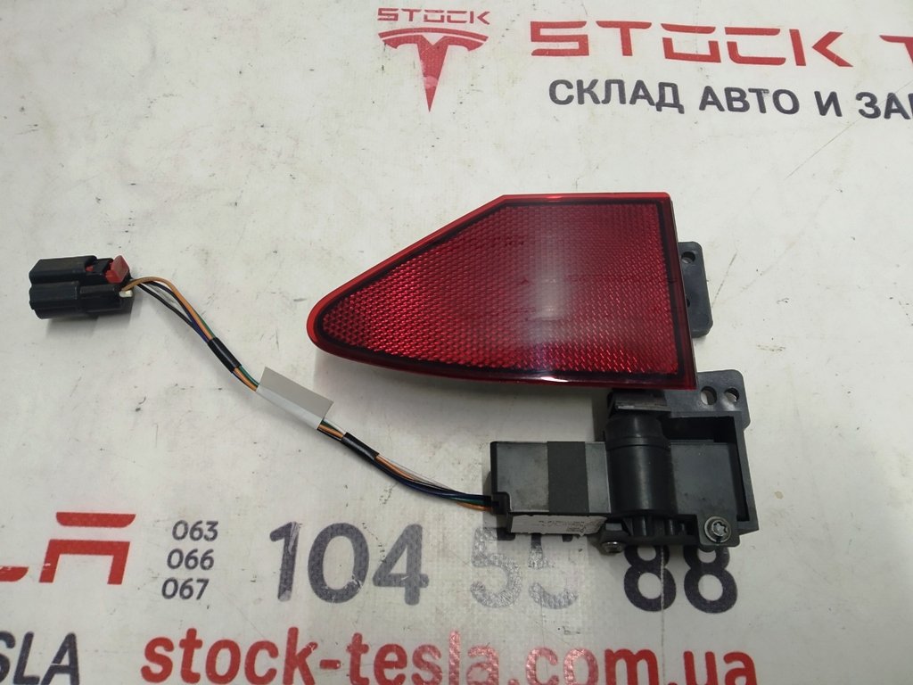 10 Люк порта зарядки с электроприводом Tesla model X S REST 1038548-00-I